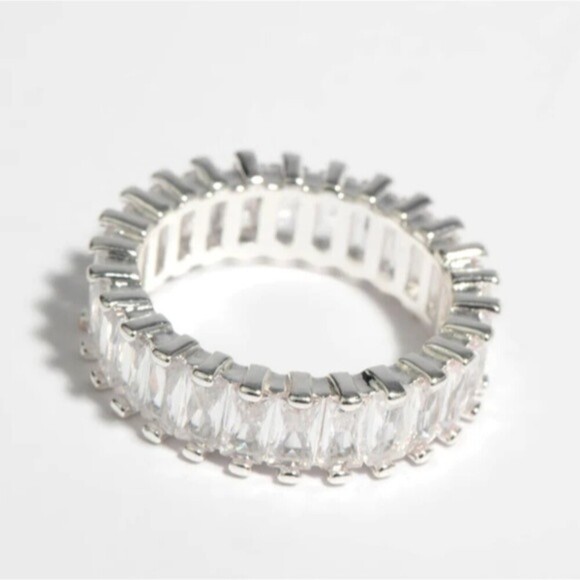 Cubic Zirconia silver tone Ring size 7 - Picture 1 of 12